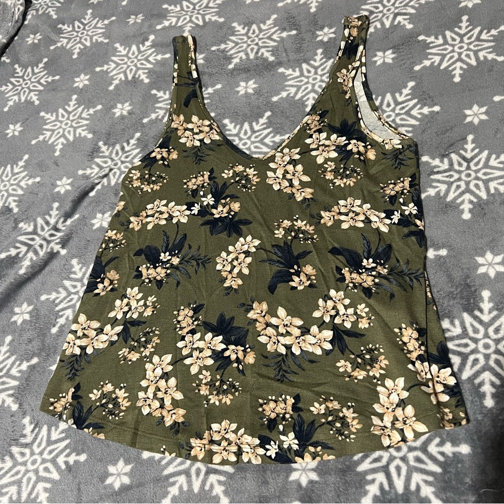 Flowy vneck tank top